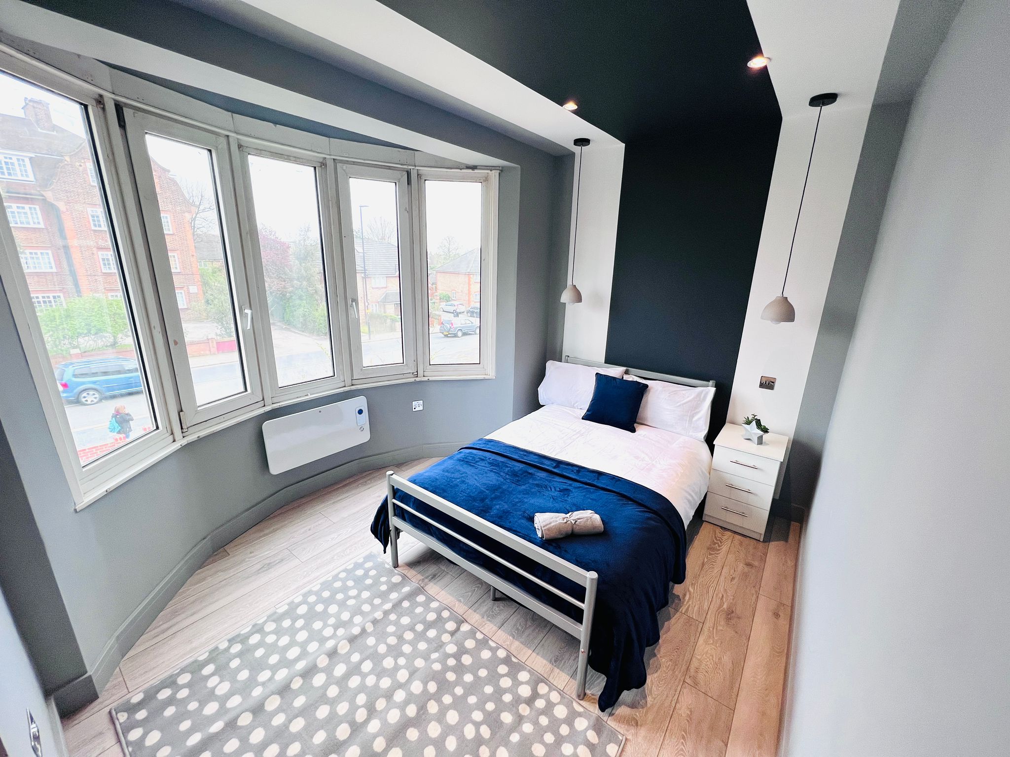 Stylish Ensuite for Rent in Mitcham, South London CR4 1JU