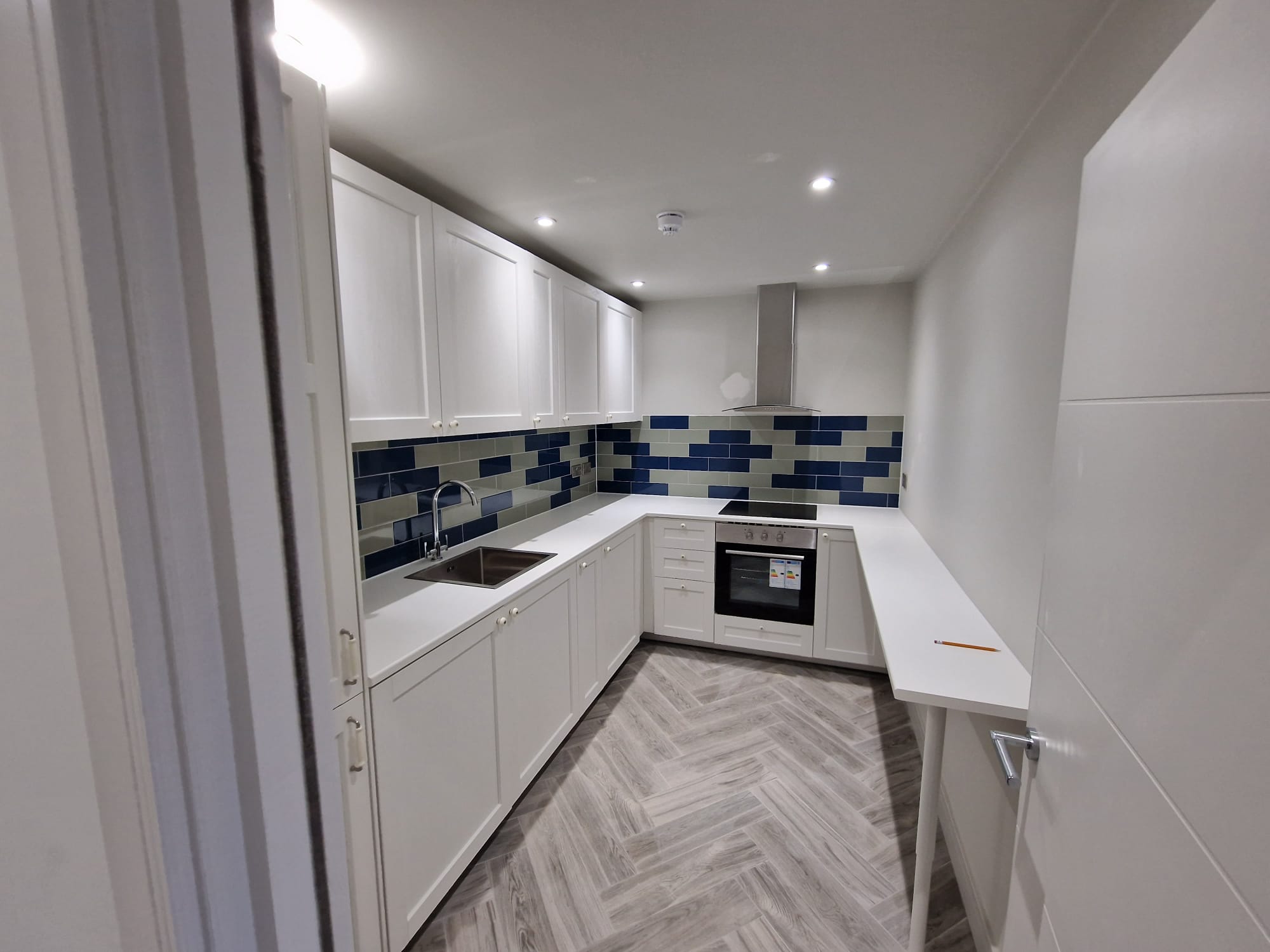 Stylish Ensuite for Rent in South London, Hackney E5 8DP 3
