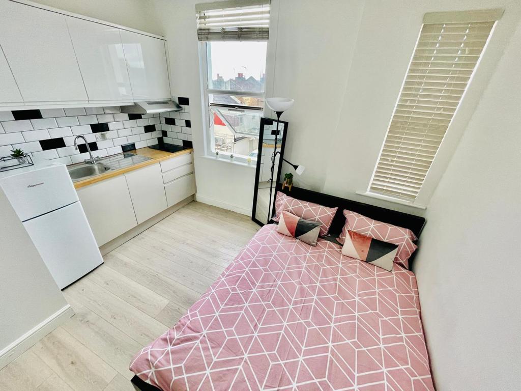 Fully Equipped Studio  – 1 Meyrick Road, Dollis Hill, NW10 2EL