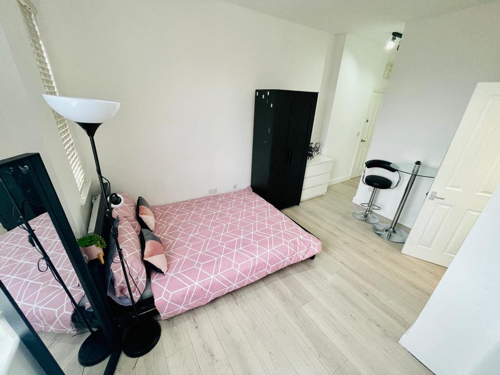 Fully Equipped Studio  – 1 Meyrick Road, Dollis Hill, NW10 2EL 2