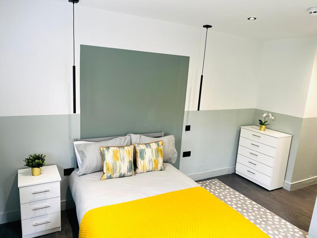 Charming Ensuite Property for Rent on 93 Arngask Road SE6 1XZ