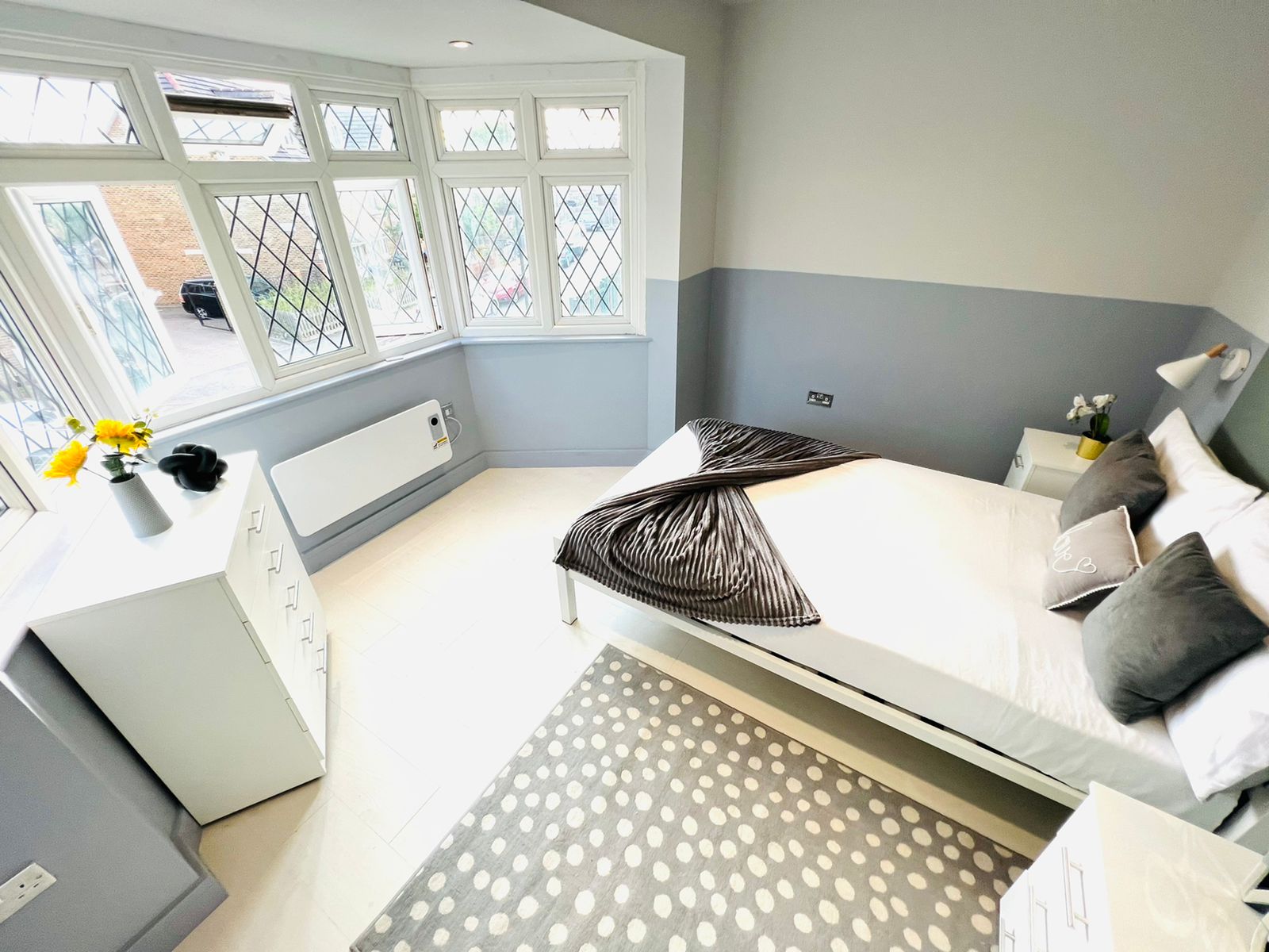 Modern Ensuite for Rent in Mitcham, South London CR4 1QA