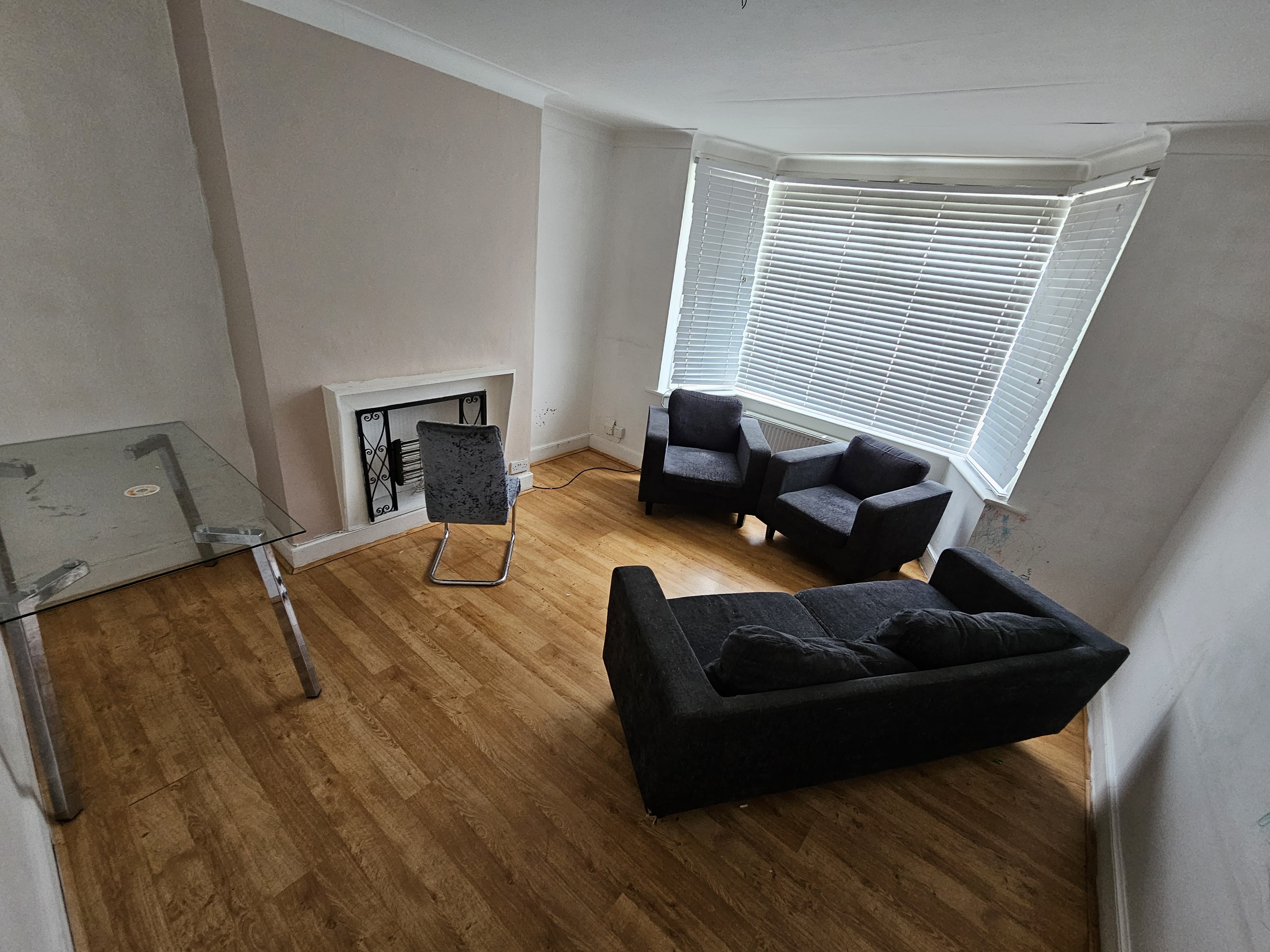 Spacious Double Room – Flat 5, 30 Renters Avenue, Hendon, NW4 3RE 1