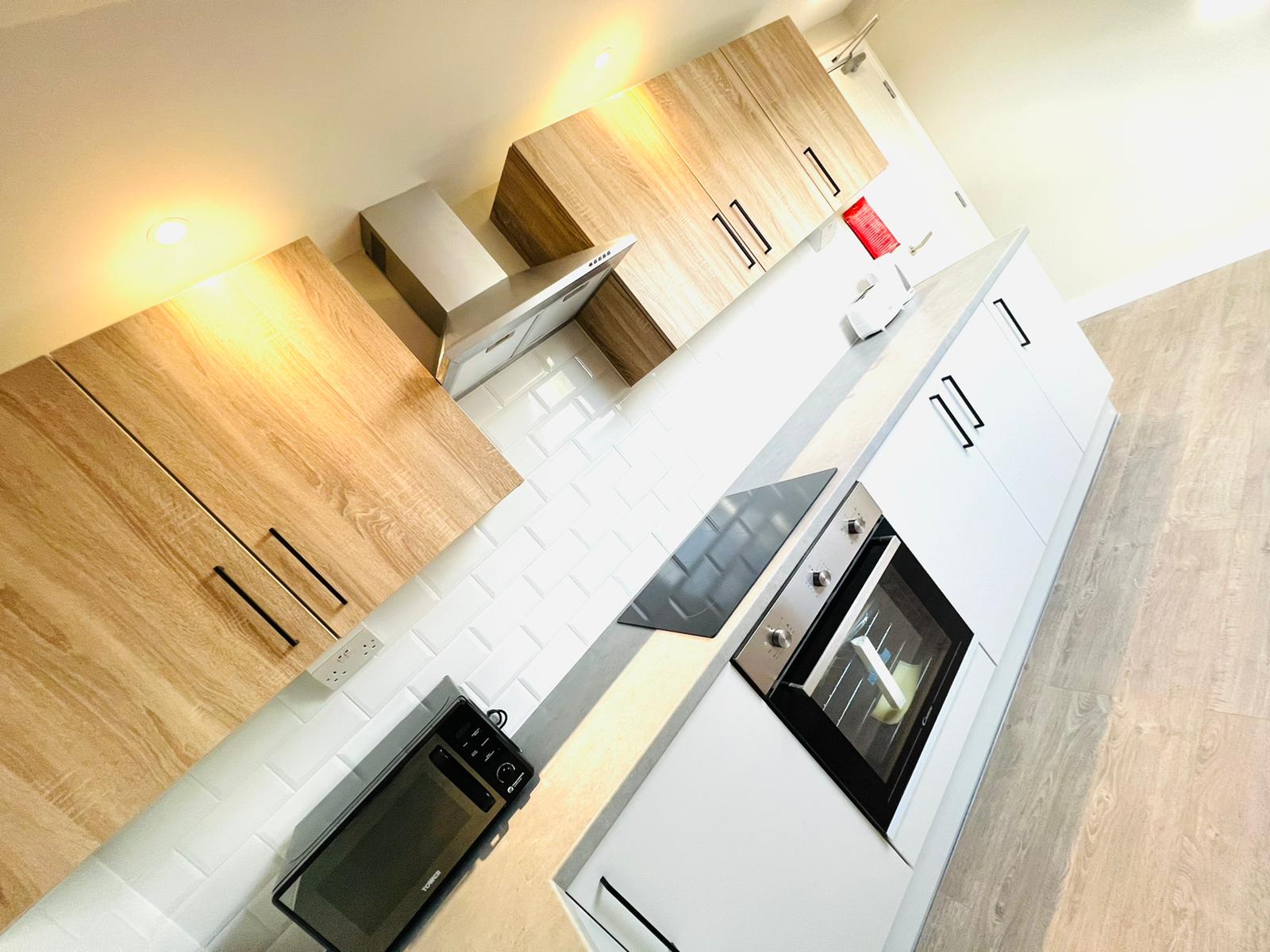 Contemporary Ensuite for Rent in Mitcham, South London CR4 1JD 1