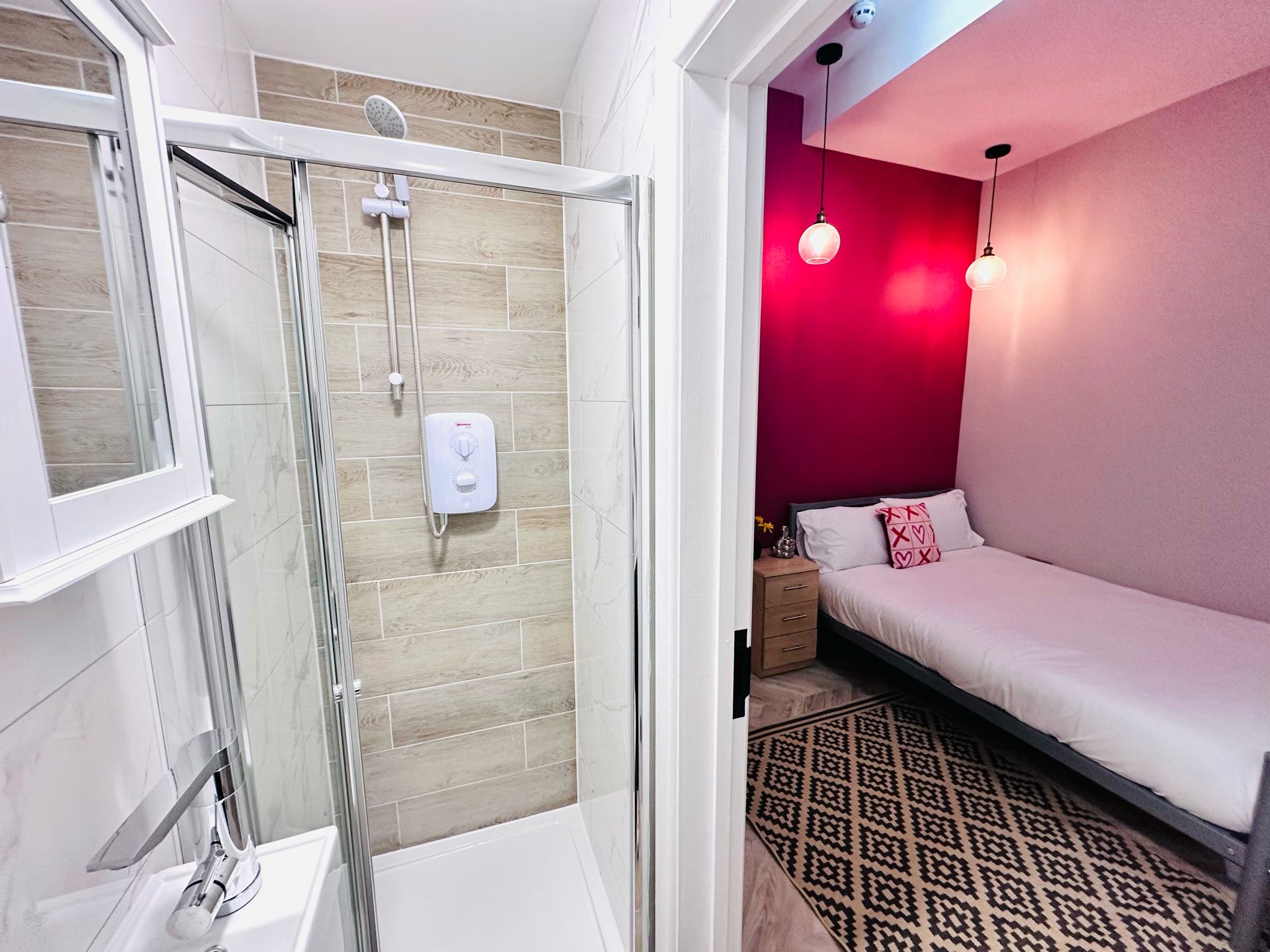 Modern 2-Bedroom Flat Available in Croydon, South London CR7 6AZ 2