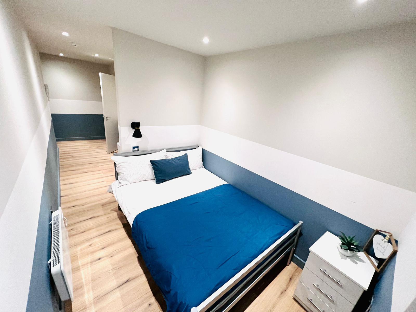 Stylish Ensuite for Rent in Mitcham, South London CR4 2ET