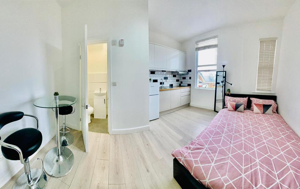 Fully Equipped Studio  – 1 Meyrick Road, Dollis Hill, NW10 2EL 1