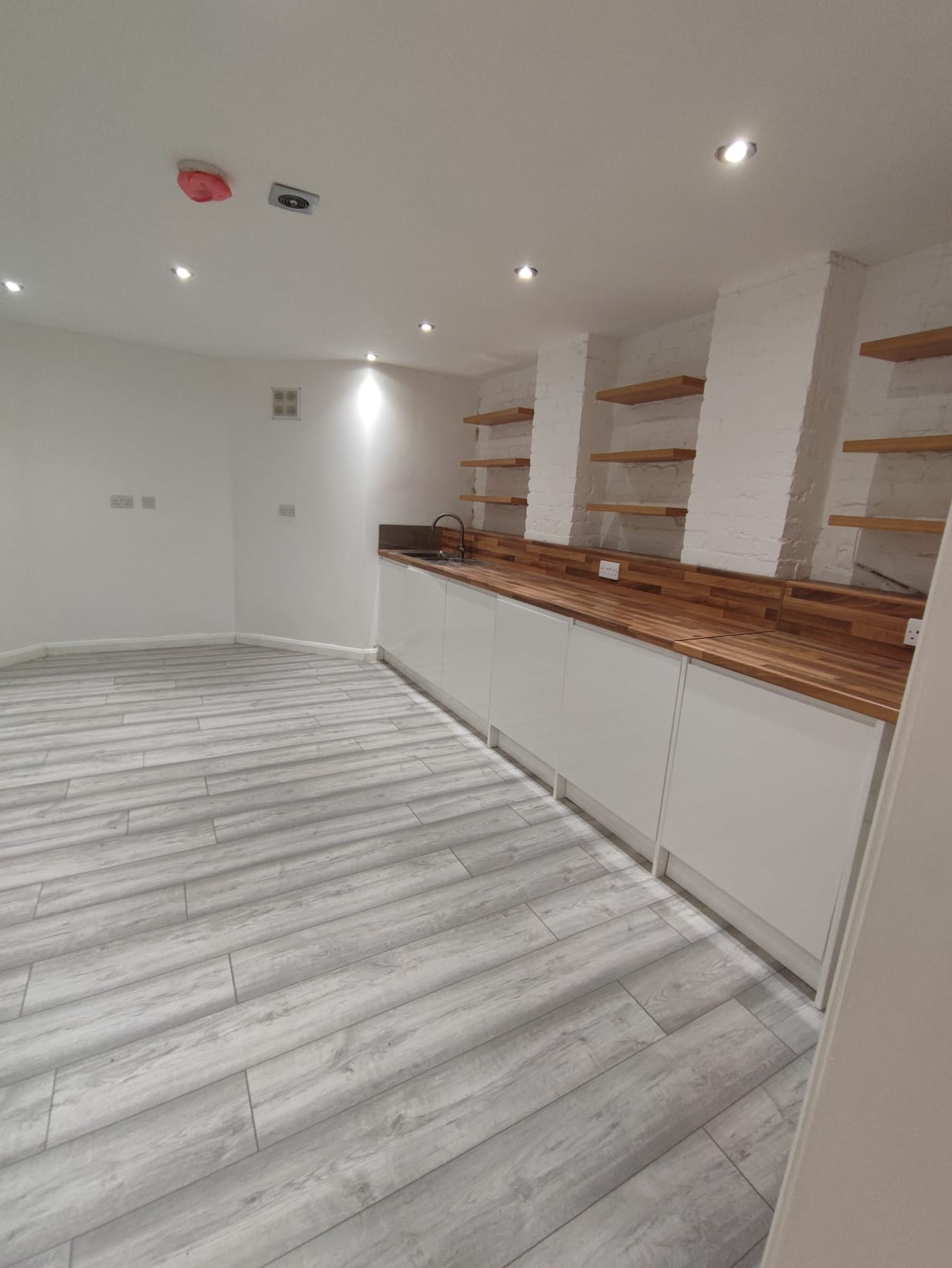 Spacious & Modern 2/3 Bed Apartment – Crystal Palace, SE19 1AE 4