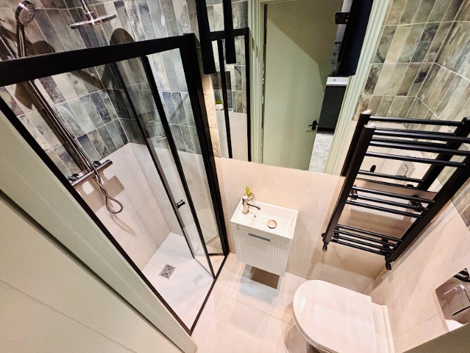 Modern Ensuite for Rent in South London, Peckham SE15 1SX 1