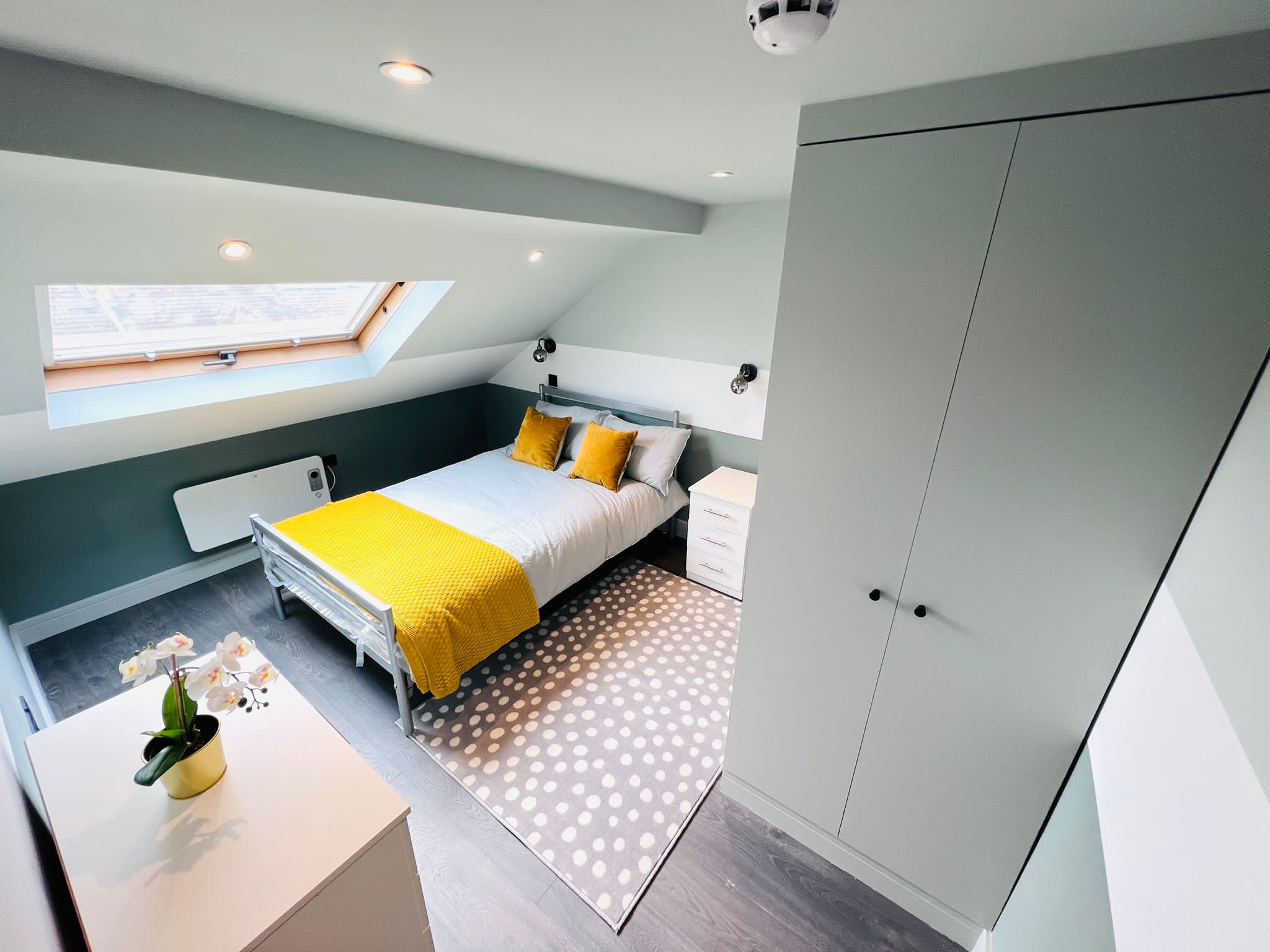 2-Bedroom Flat for Rent on Arngask Road, SE6 1XZ 1