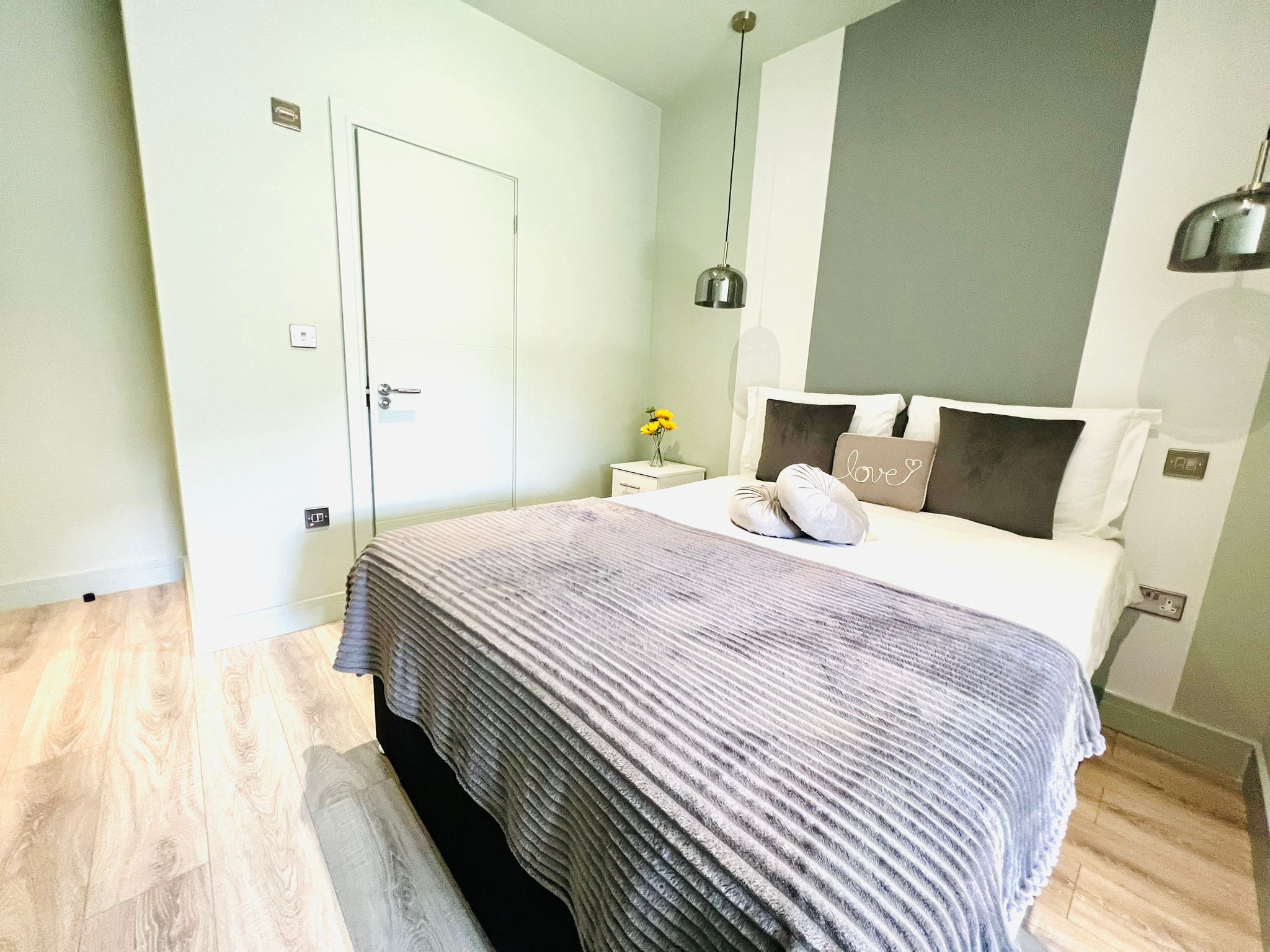 Modern Ensuite Available in Streatham, South London SW16 4TS