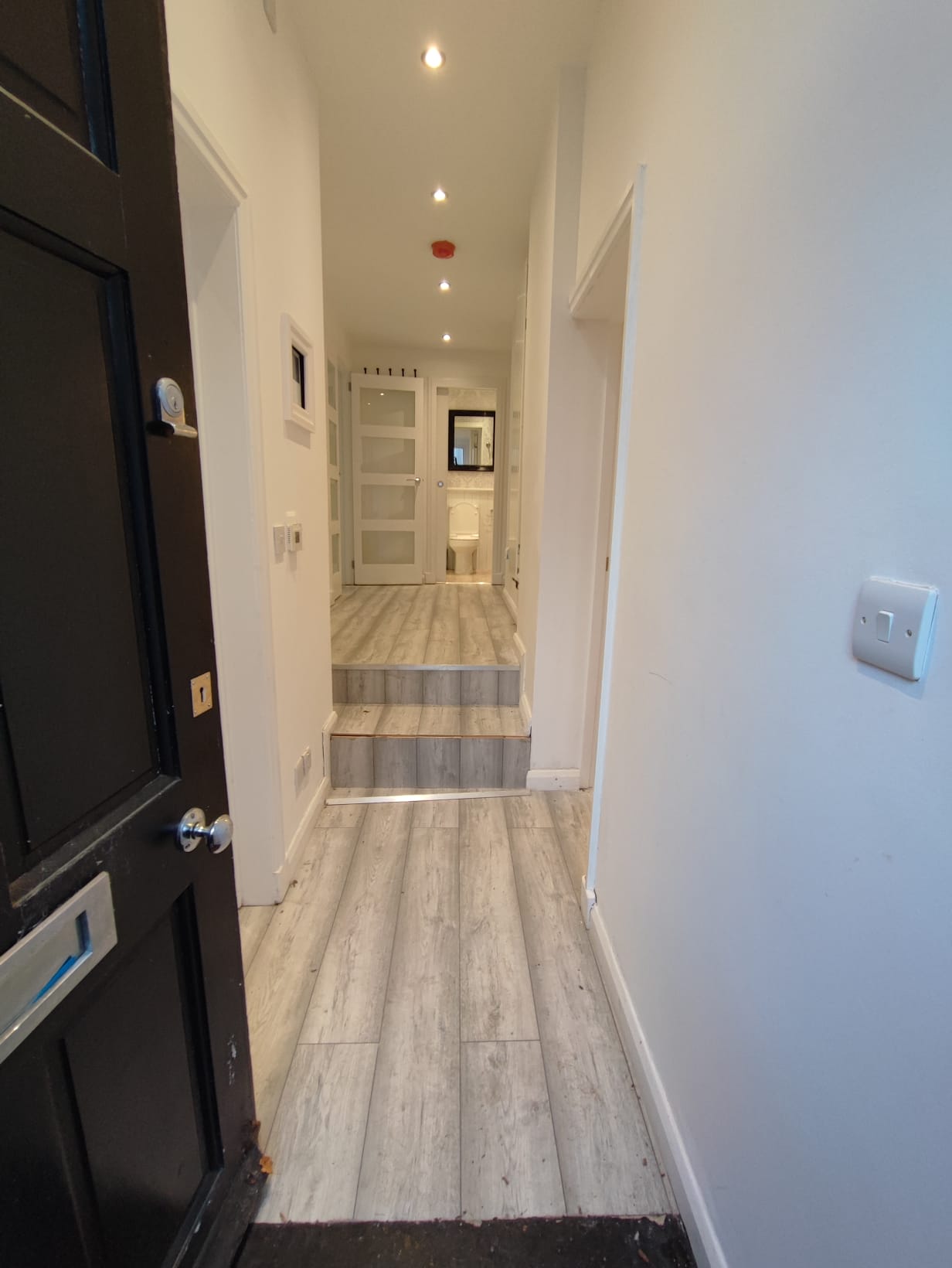 Spacious & Modern 2/3 Bed Apartment – Crystal Palace, SE19 1AE 3