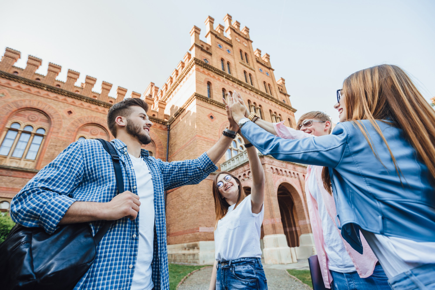 10 Proven Ways to Make Friends at University