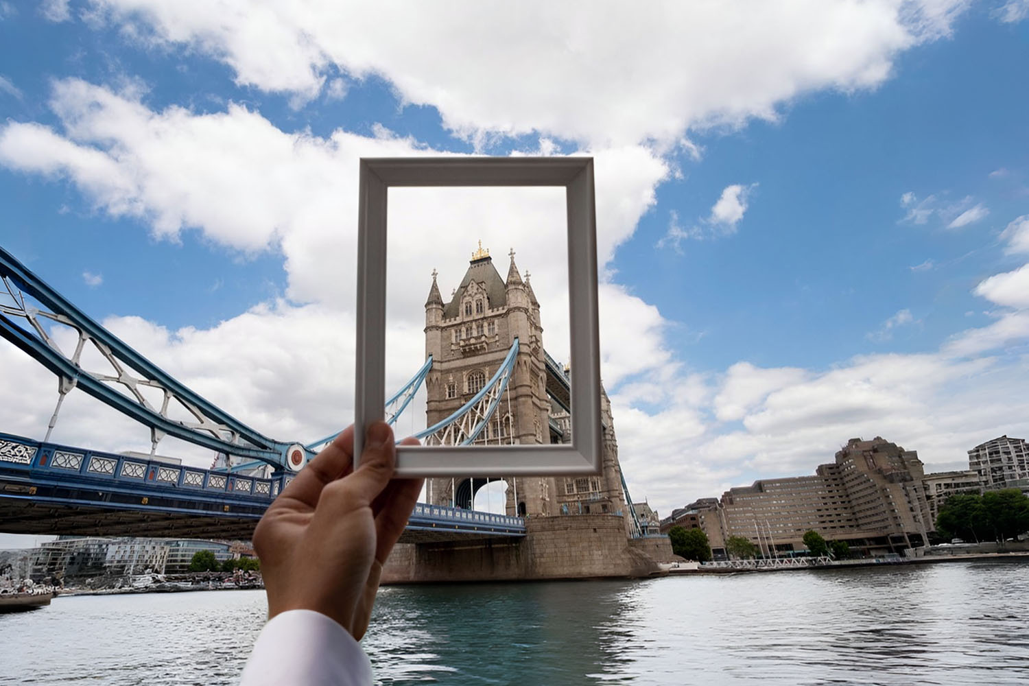 Finding Housing Near Your Favorite UK Attractions