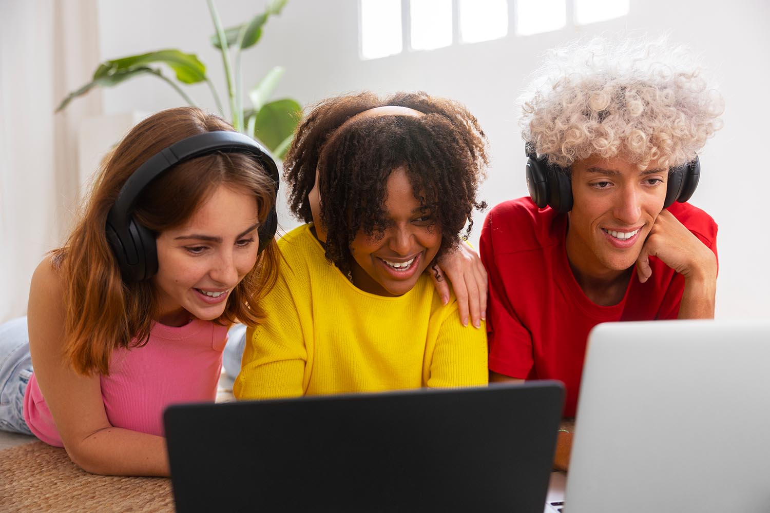 Online Communities and Forums for International Students