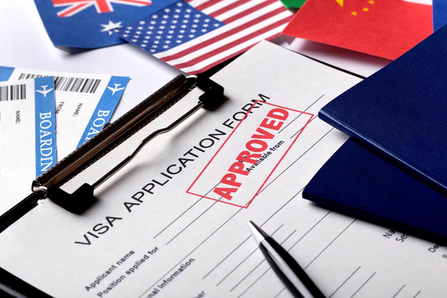 USA vs. Canada: Comparing Cost, Visas, and Career Outcomes