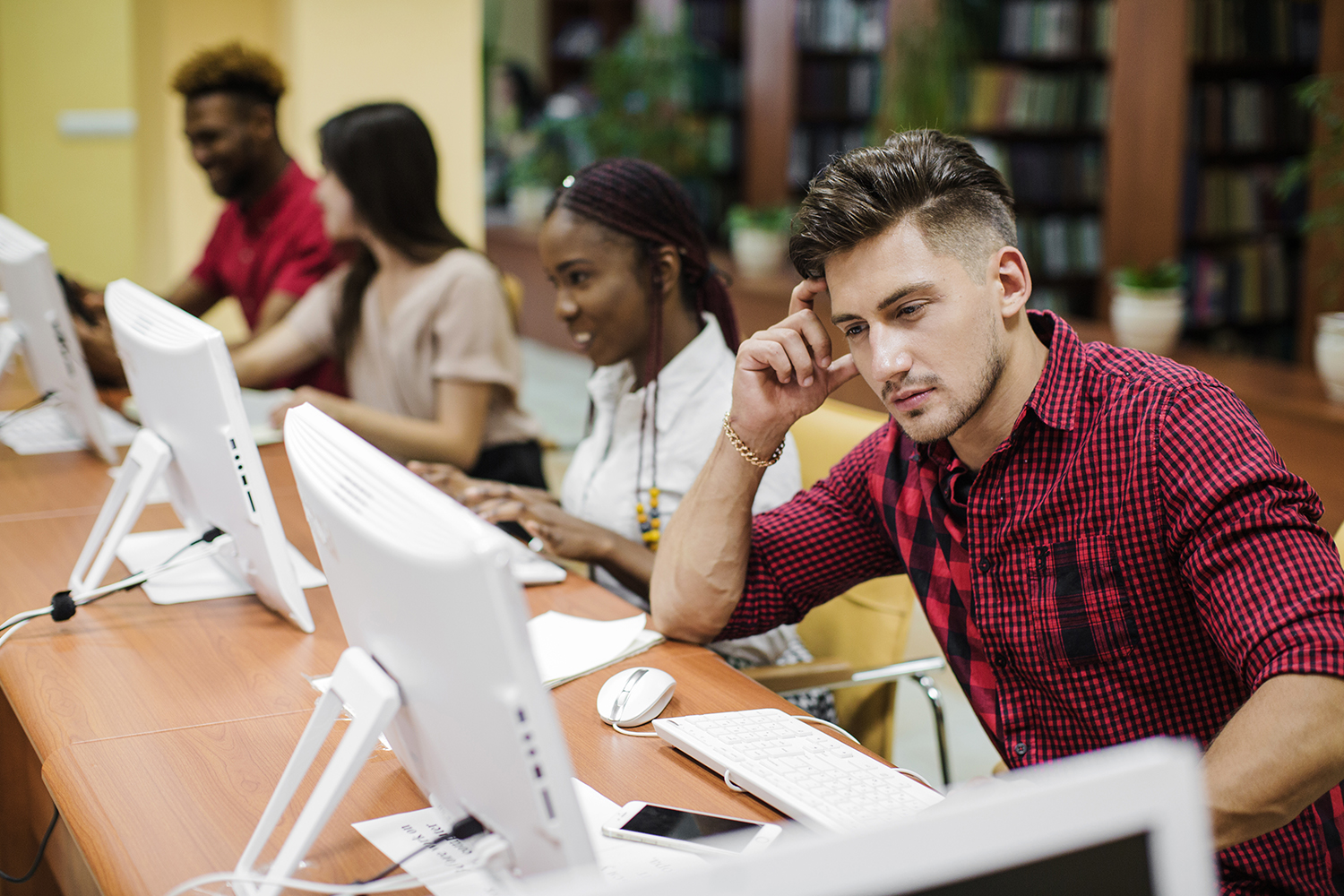 Indian Students: Should You Study Computer Science in the UK, USA, Canada, Australia, or Europe?