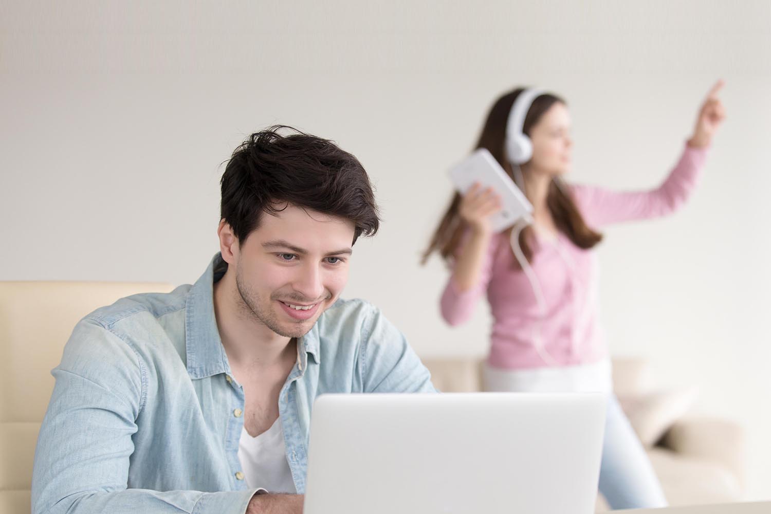 Managing a Long-Distance Relationship While Studying Abroad