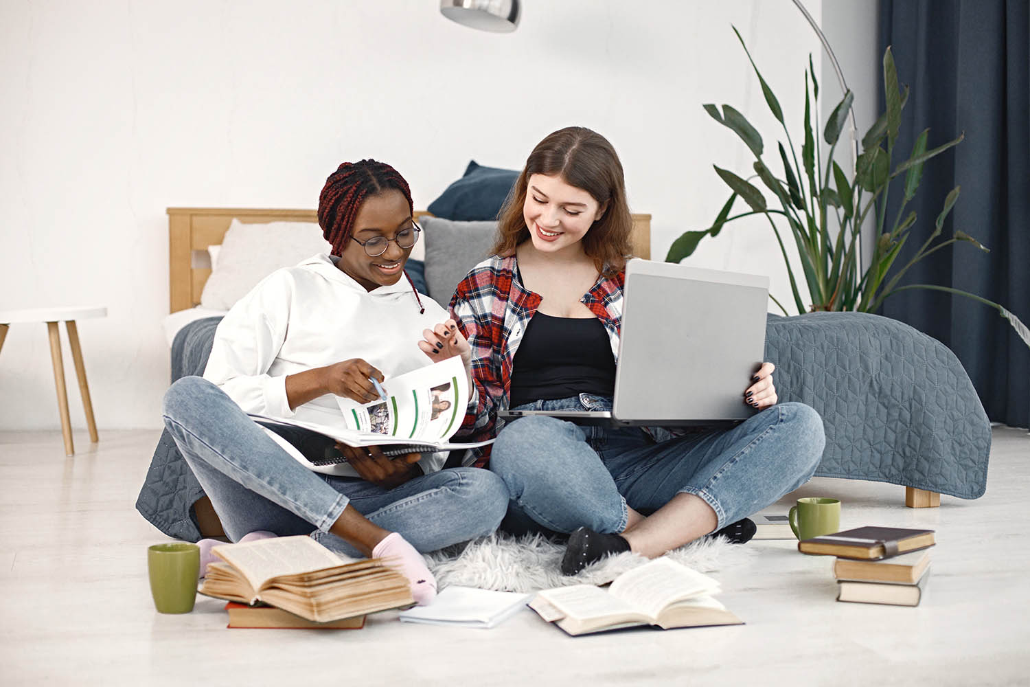 On-Campus vs. Off-Campus Housing: Pros and Cons