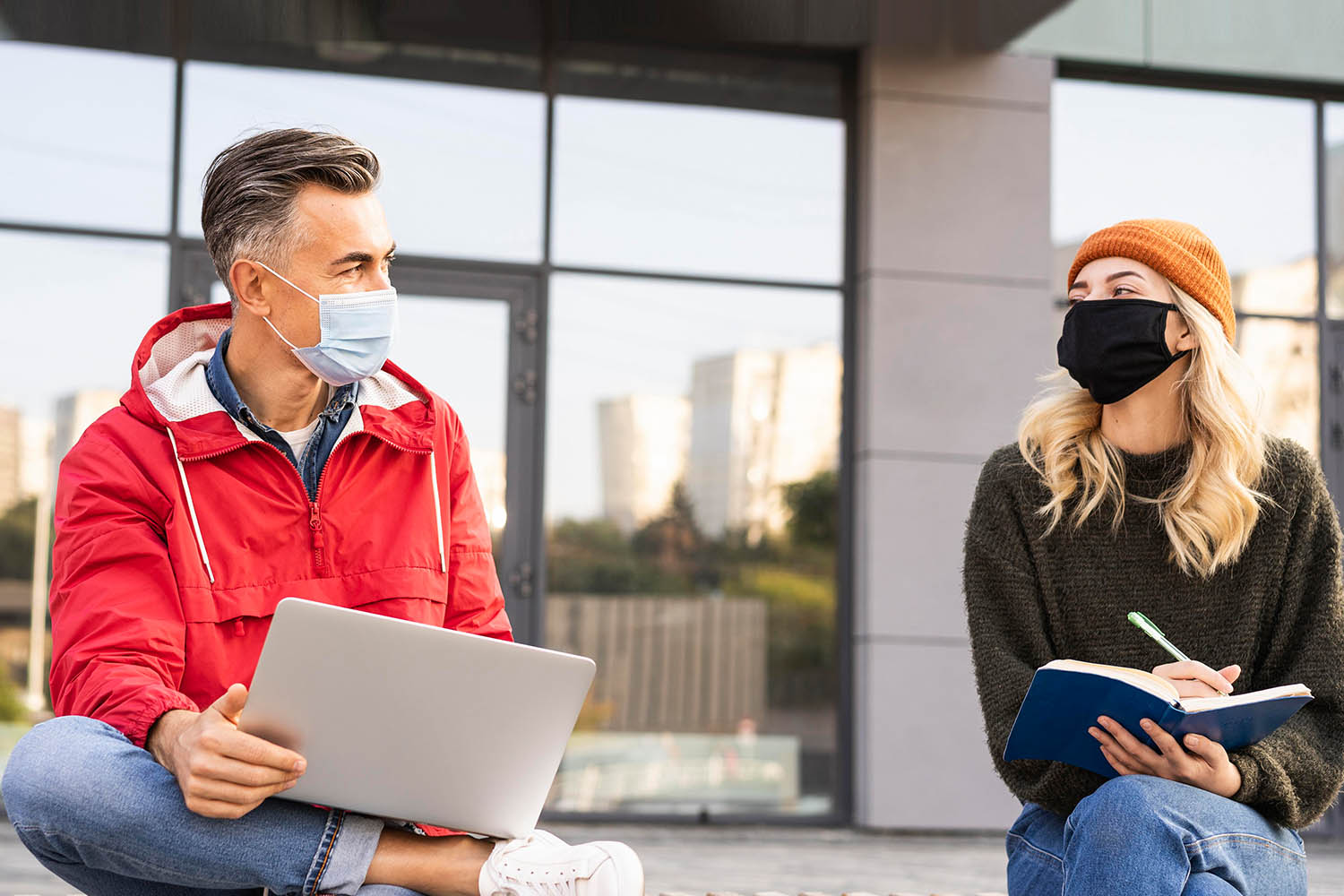 Study in Canada: 10 Common Questions Answered for AI Search